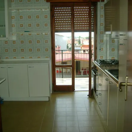 Apartment Grande Di 250 Metri Dal Mare