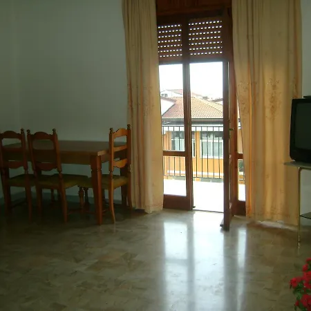 Apartment Grande Di 250 Metri Dal Mare *